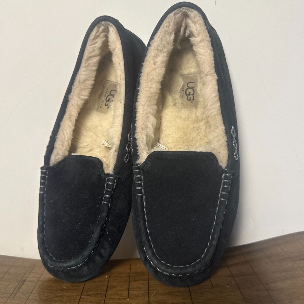 UGG Black Suede Slippers Women 8 Moccasin Shearling Lined Cozy House Shoes - Picture 8 of 11